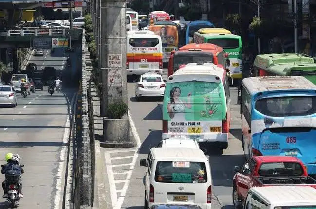 The MMDA thinks to cut the number of buses in EDSA by 50 percent