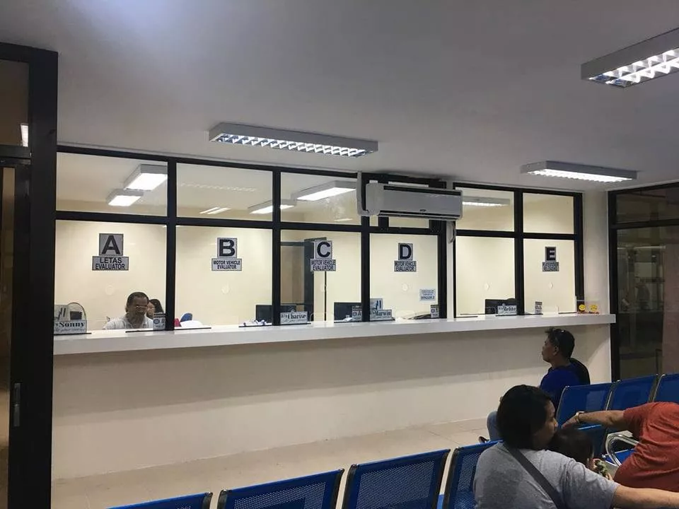 17-Year-Olds Are Allowed to Get Non-Professional Driver's License 17-year-olds are actually able to apply for a non-pro license