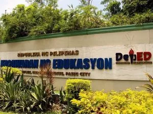 The DepEd is looking for over 65,000 teachers and non-teaching staff members