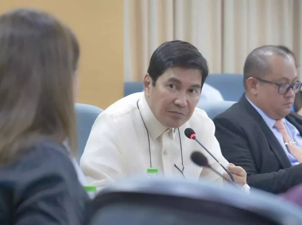 Lawmakers Introduced Bills That Will Require Companies To Hire Seniors and PWDs Erwin Tulfo