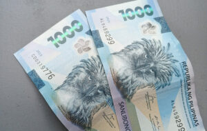 12000 pesos Ayuda